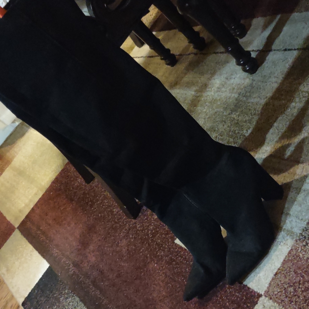 Boots - Picture 2 of 4